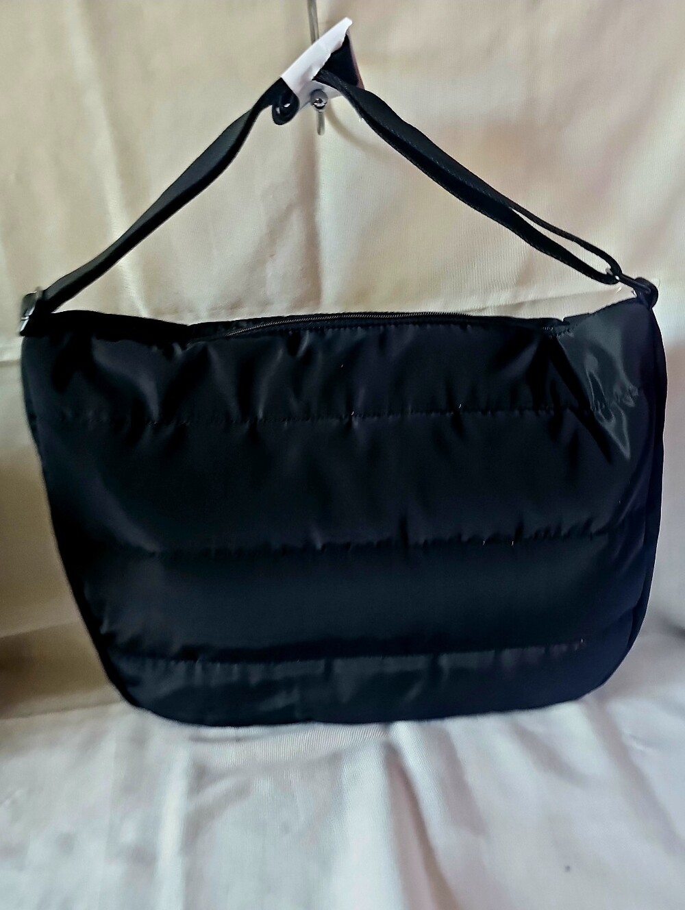 NWT Victoria's Secret Large quilted puffer crossbody bag (Black) - Picture 2 of 11